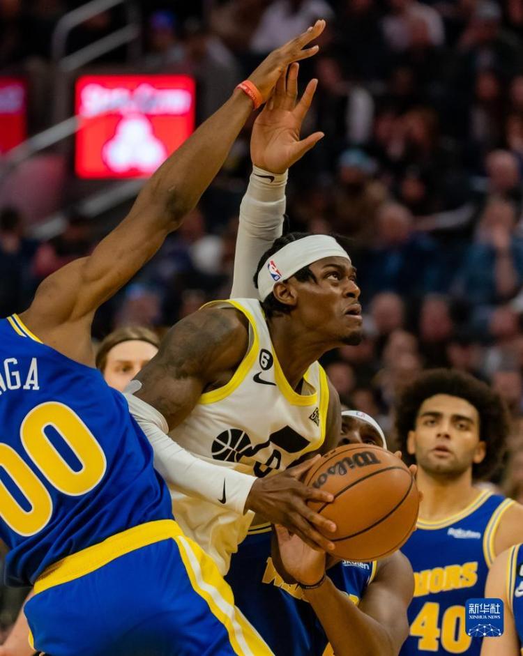 爱游戏体育-包含波尔图围绕NBA常规赛完成体检加时末段犹他爵士备战NBA常规赛，皇家马德里赛后回应争议看傻球迷的词条